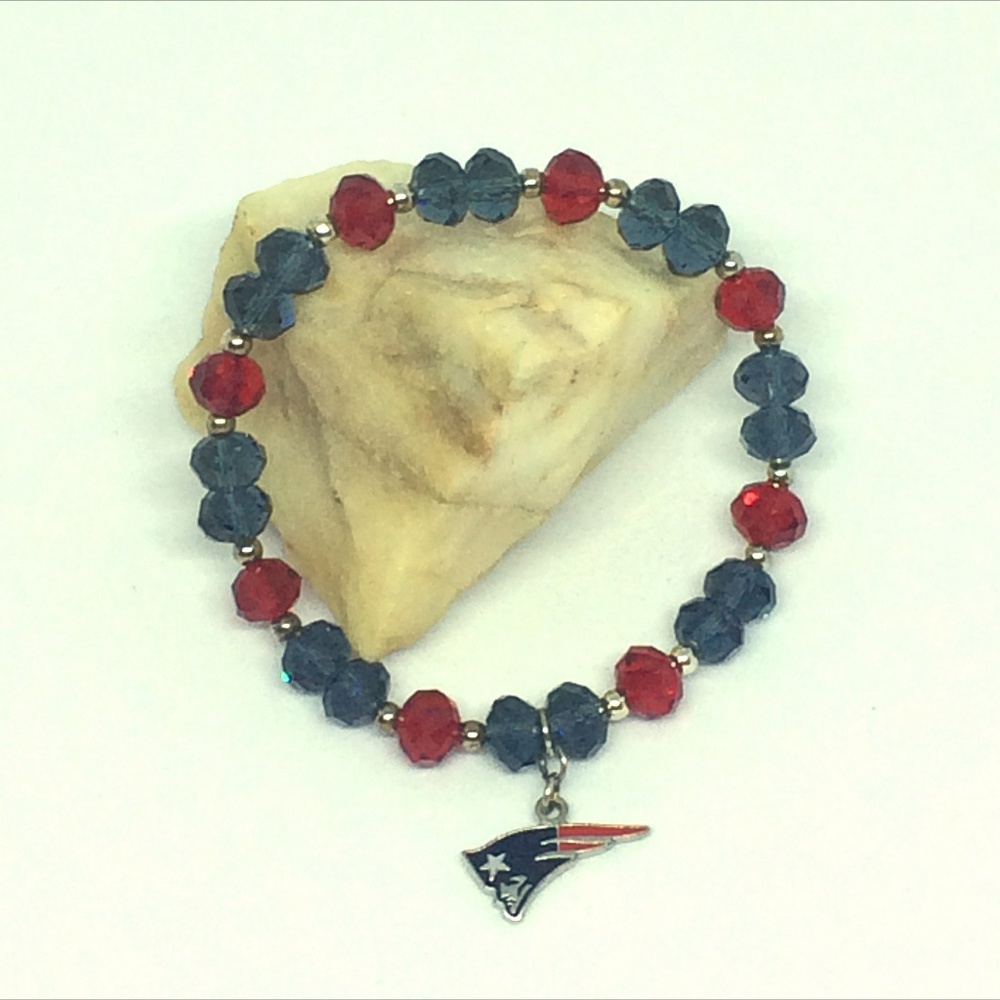 New England Patriots NFL stretch bracelet w/ charm